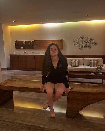 Abbi Pulling Naakte Lekken OnlyFans Foto 10