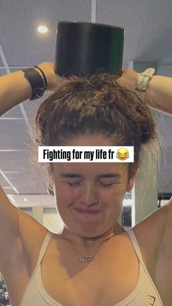 Abbi Pulling Naakte Lekken OnlyFans Foto 13