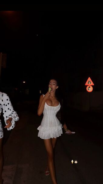 actually_lia Naakte Lekken OnlyFans Foto 26