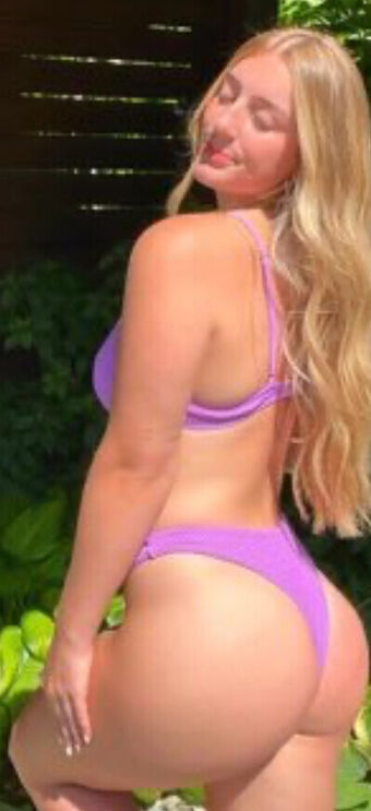 addyreeves Naakte Lekken OnlyFans Foto 1