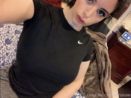 adrianaw Naakte Lekken OnlyFans Foto 3