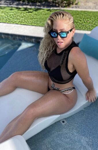 Adrielle Naakte Lekken OnlyFans Foto 24