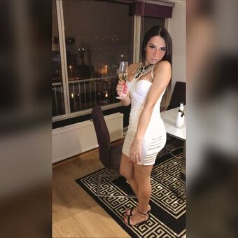 Agatha Onlyhot Naakte Lekken OnlyFans Foto 1