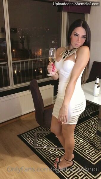 Agatha Onlyhot Naakte Lekken OnlyFans Foto 5