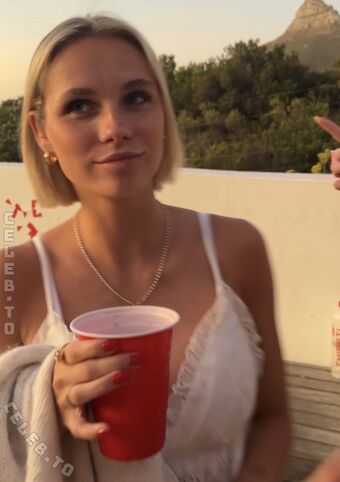 Alena Nolte Naakte Lekken OnlyFans Foto 70