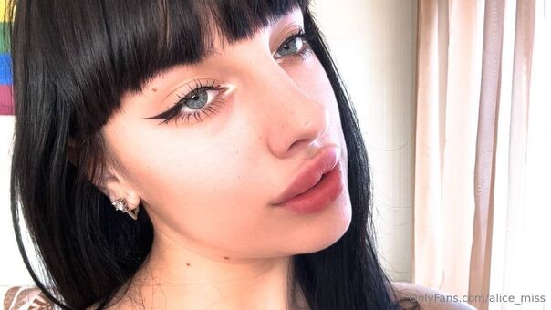 Alice Naakte Lekken OnlyFans Foto 18