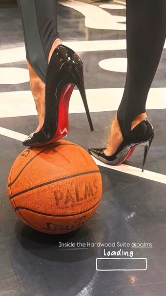 Allie Clifton Naakte Lekken OnlyFans Foto 8