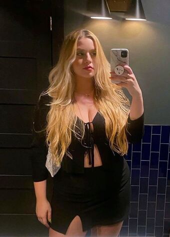 Amanda R