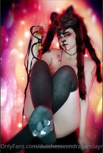 Amber Hellfire Naakte Lekken OnlyFans Foto 16