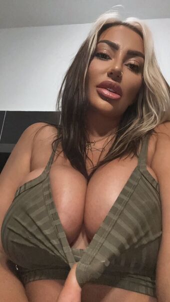 Amelia Sofia Naakte Lekken OnlyFans Foto 1