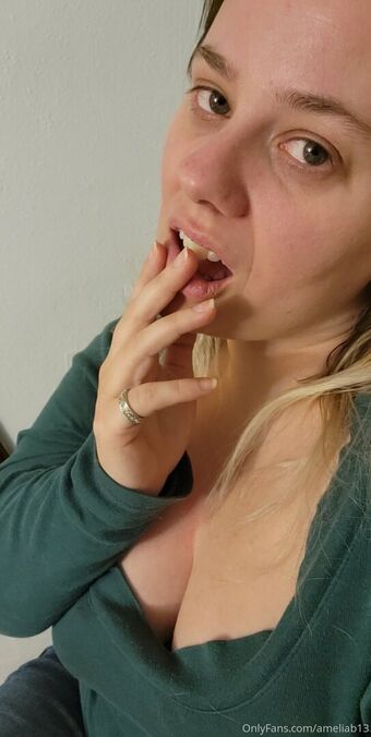 ameliab13 Naakte Lekken OnlyFans Foto 35