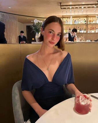 Amelie Manzoli Naakte Lekken OnlyFans Foto 272