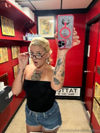 amphetaminefree Naakte Lekken OnlyFans Foto 3