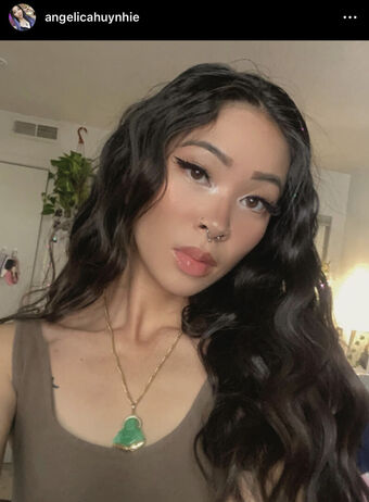 angelicahuynhie Naakte Lekken OnlyFans Foto 1