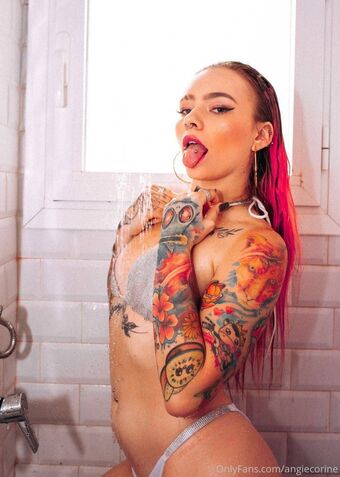 Angie Corine Naakte Lekken OnlyFans Foto 11