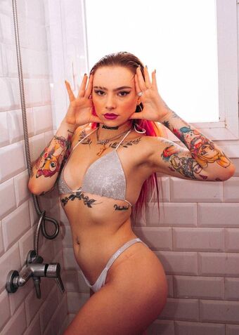 Angie Corine Naakte Lekken OnlyFans Foto 12