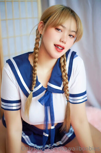 anna_hitomi