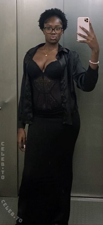 Anne Jinadel Naakte Lekken OnlyFans Foto 8