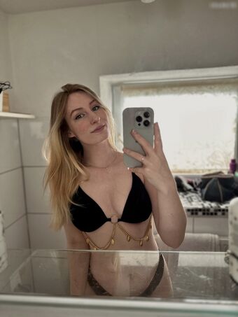 april | itsaprilfriend Naakte Lekken OnlyFans Foto 7