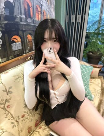 _arinyoon Naakte Lekken OnlyFans Foto 12