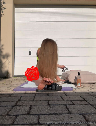 artkatanaplus Naakte Lekken OnlyFans Foto 16