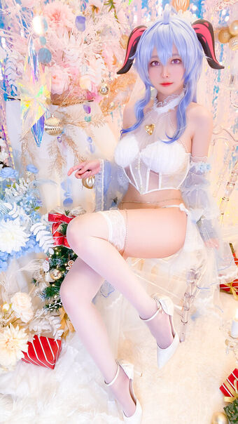 arty42575619