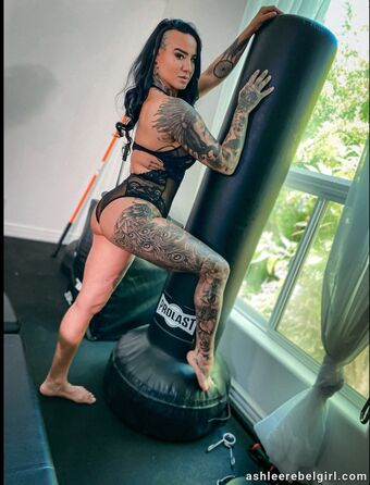 Ashlee Evans-Smith Naakte Lekken OnlyFans Foto 28