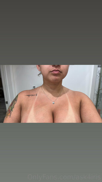 ask4iris Naakte Lekken OnlyFans Foto 16