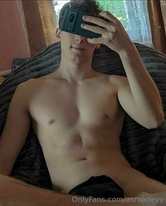 asmadeyy Naakte Lekken OnlyFans Foto 31