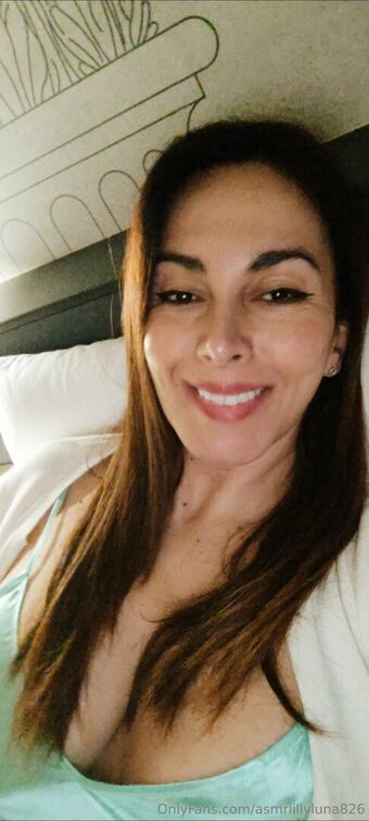 asmrlillyluna826
