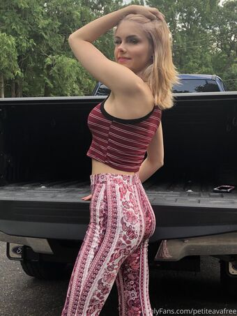 avanpcfree Naakte Lekken OnlyFans Foto 17