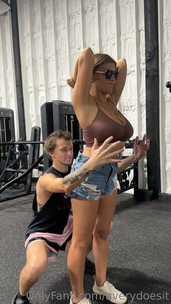 averydoesit Naakte Lekken OnlyFans Foto 17