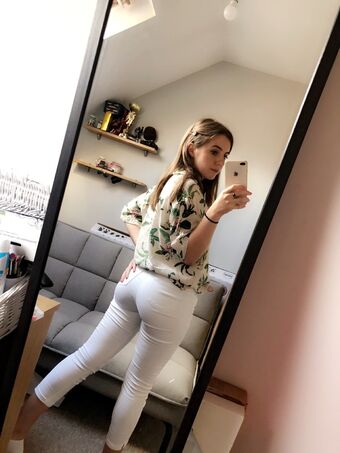 Averytinyleaf Naakte Lekken OnlyFans Foto 8