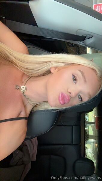 baileyevans Naakte Lekken OnlyFans Foto 4