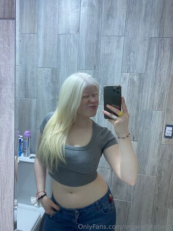 bellawinterx Naakte Lekken OnlyFans Foto 22