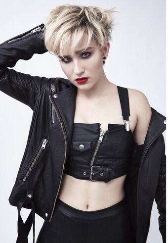 Bex Taylor-Klaus