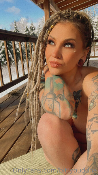 bittybuddha Naakte Lekken OnlyFans Foto 10