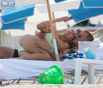 Bouchard Naakte Lekken OnlyFans Foto 9