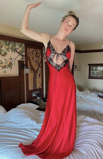 Brielarson Naakte Lekken OnlyFans Foto 19