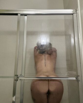 Brielle88 Naakte Lekken OnlyFans Foto 1
