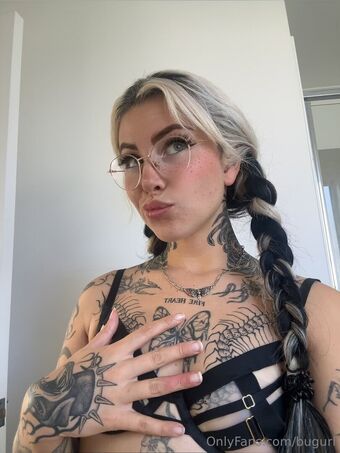 bugurl Naakte Lekken OnlyFans Foto 19