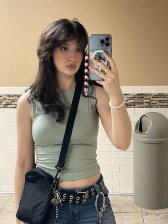 bunnilexi Naakte Lekken OnlyFans Foto 3