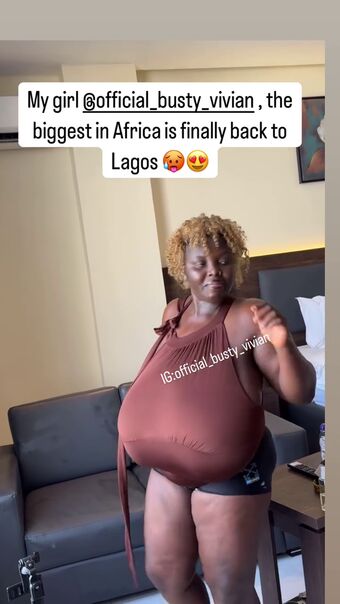 Busty Vivian Naakte Lekken OnlyFans Foto 52