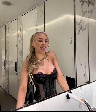 Cassierose21 Naakte Lekken OnlyFans Foto 1