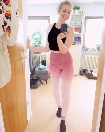 Catycake Naakte Lekken OnlyFans Foto 9