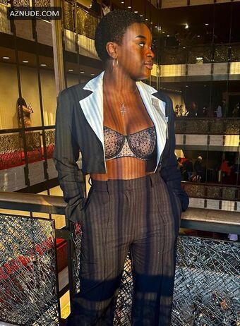 Celia Rose Gooding Naakte Lekken OnlyFans Foto 6