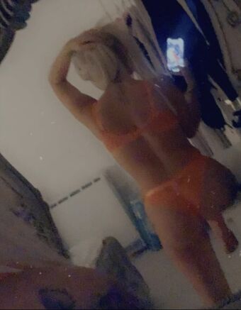 Charlie69xoxo Naakte Lekken OnlyFans Foto 1