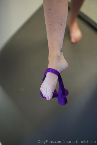 Charlotte Michelle Naakte Lekken OnlyFans Foto 46