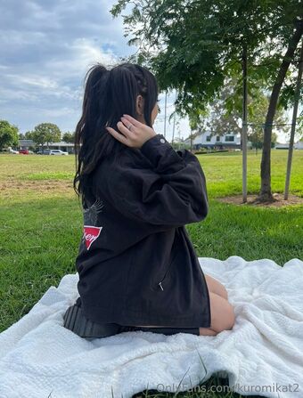cherrykattt2 Naakte Lekken OnlyFans Foto 4