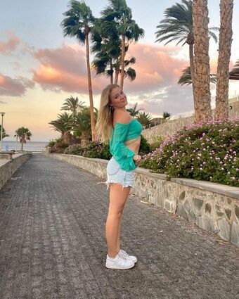 chiaratews Naakte Lekken OnlyFans Foto 20
